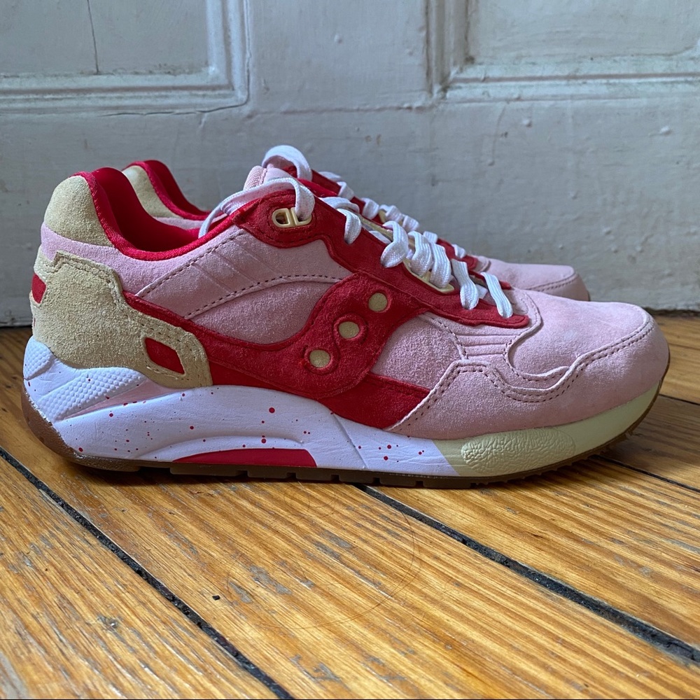 Saucony G9 Shadow ‘Strawberry Vanilla Ice Cream.’